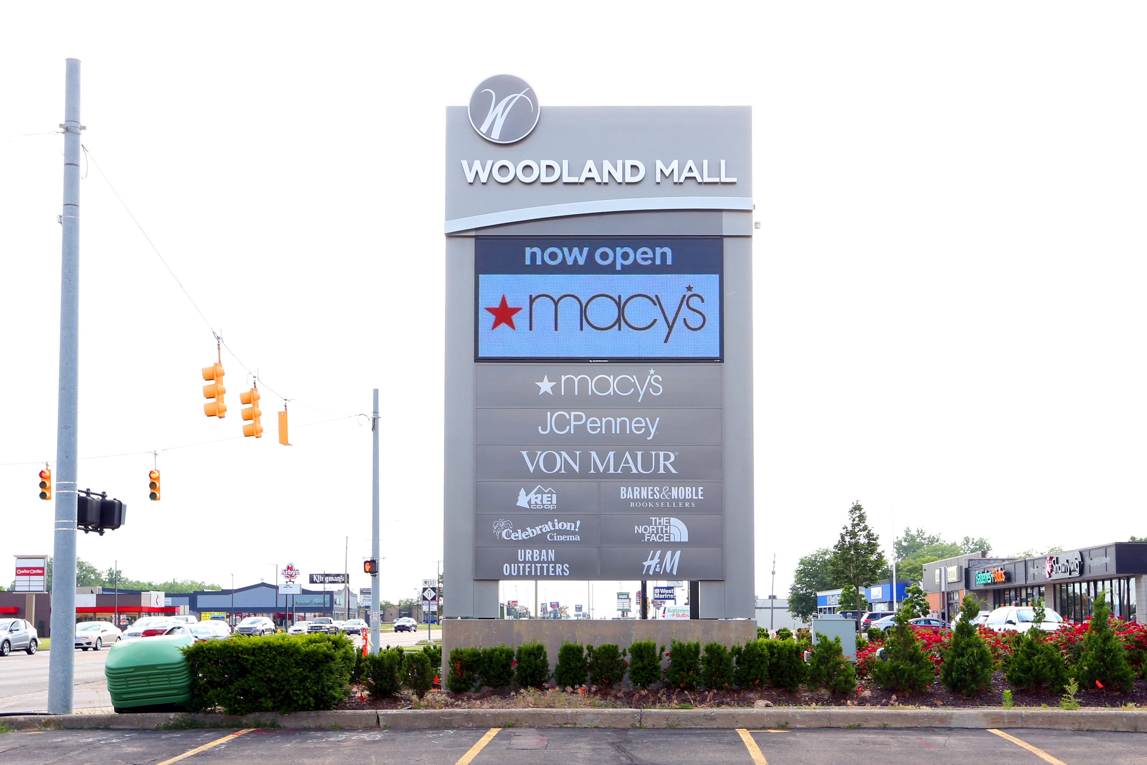 Woodland Mall uses Electro-Matic's Outdoor LED Displays in Rebrand Project